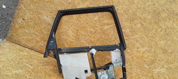 Rear door manual window regulator