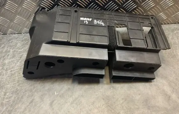Mercedes-Benz E W211 Spare wheel section trim A2118900314