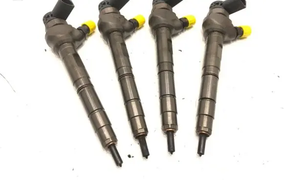 Seat Leon (5F) Fuel injectors set 04L130277E