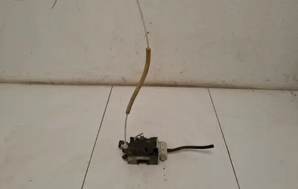 Audi A6 S6 C4 4A Front door lock