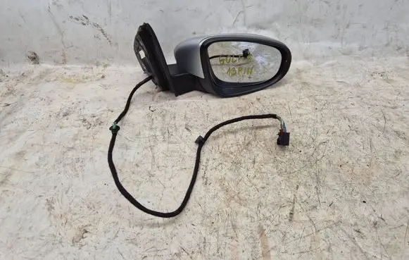 Volkswagen Golf VI Front door electric wing mirror 