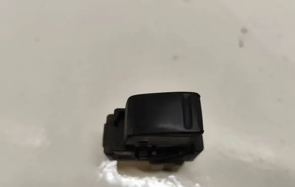 Subaru Forester SG Quarter vent window switch 6116a