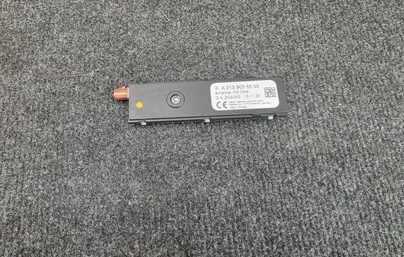 Mercedes-Benz GLC X253 C253 Aerial antenna amplifier A2139056500 5ZGS003