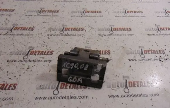 Volvo XC90 Rear door lower hinge