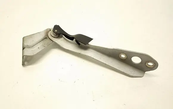 Engine bonnet/hood hinges
