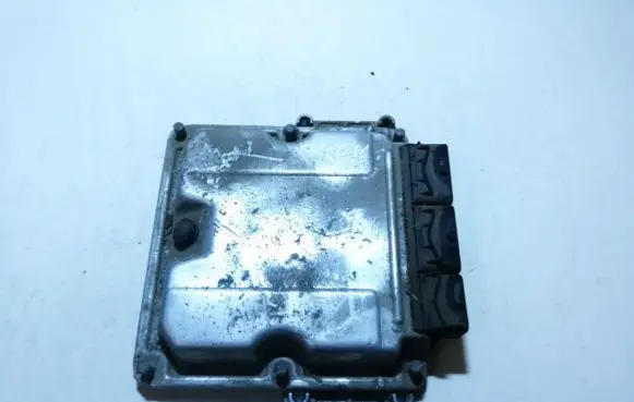 Renault Laguna II Engine control unit/module 8200163528 0281011101