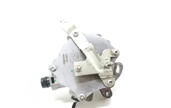 Ford Focus Vacuum pump 724807740 24QA31300234