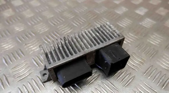 Nissan Qashqai Glow plug pre-heat relay 8200558438