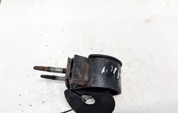 Suzuki Swift I Engine mount bracket
