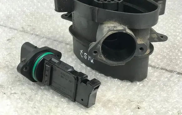 BMW 5 E39 Mass air flow meter 7787076 0928400468 13621438687