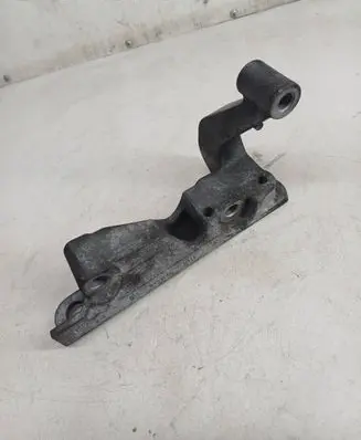 Opel Vectra C Engine mounting bracket 9191145
