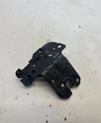 Audi A4 S4 B7 8E 8H Tailgate/trunk/boot lock/catch/latch 8P4827505B