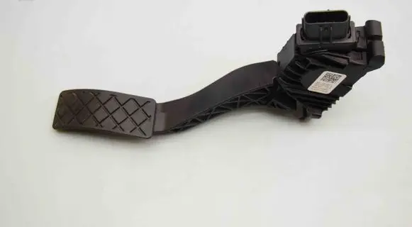 Volkswagen Tiguan Accelerator throttle pedal 5Q1723503J