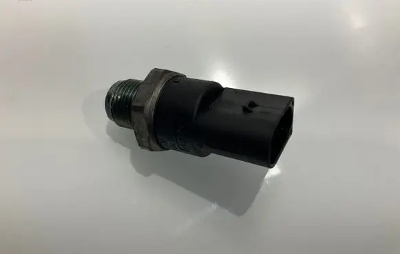 Mercedes-Benz E W211 Fuel pressure sensor A0041536728 RD0002 0041536728
