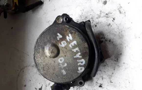 Opel Zafira B Vacuum pump