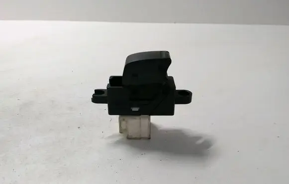Nissan Almera N16 Electric window control switch