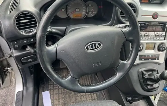 KIA Carens I Steering wheel 