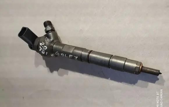 Volkswagen Golf VII Fuel injector 0445110475