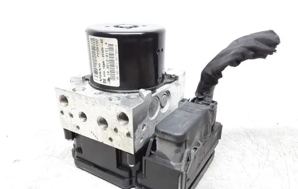 Volvo XC70 ABS Pump 31261142
