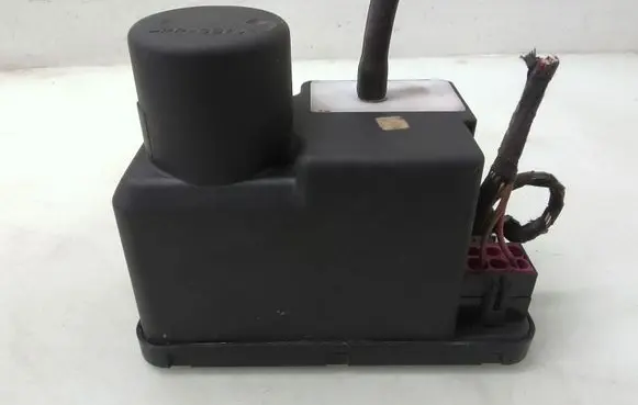 Audi 100 S4 C4 Central locking vacuum pump 4A0862257C