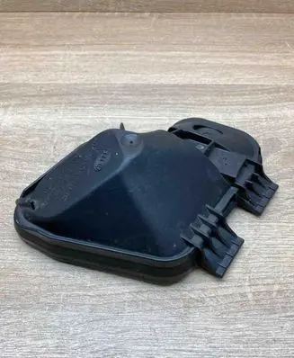 Audi A6 S6 C4 4A Headlight/headlamp dust cover 14137500