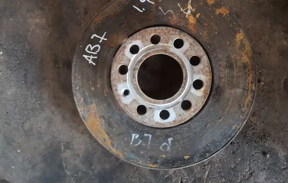 Audi A4 S4 B7 8E 8H Front brake disc