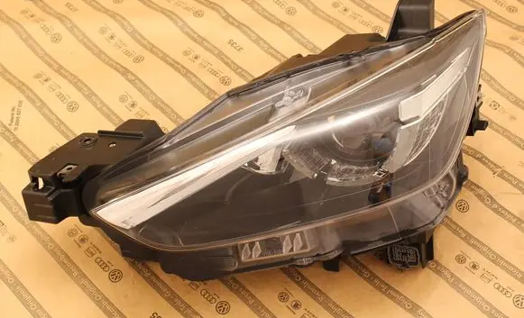 Mazda CX-3 Headlight/headlamp D10E51040