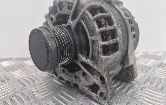 Mercedes-Benz GLA W156 X156 Generator/alternator A0009060022 0125711030