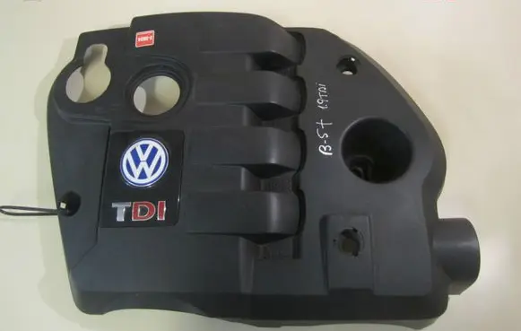 Volkswagen PASSAT B5 Engine cover (trim) 038103925
