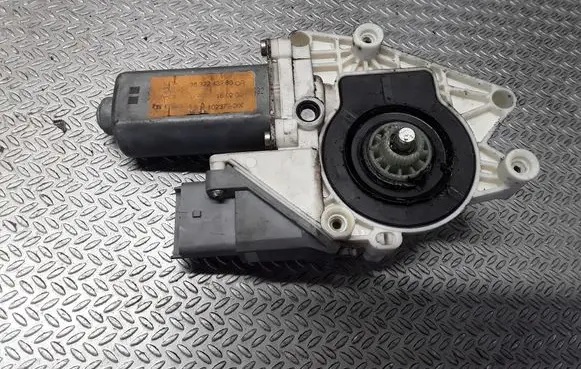 Peugeot 607 Rear door window regulator motor 9632243280