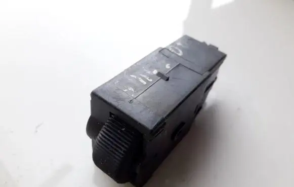 Mitsubishi Space Star Headlight level height control switch MR114337 LK04001000