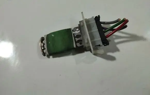 Mercedes-Benz A W169 Heater blower motor/fan resistor 