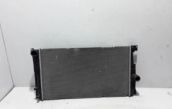 BMW 5 F10 F11 Coolant radiator 7626558