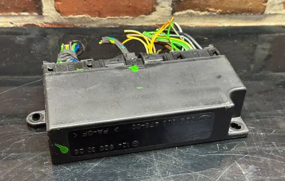 Mercedes-Benz E W124 Comfort/convenience module 1248203226 47600