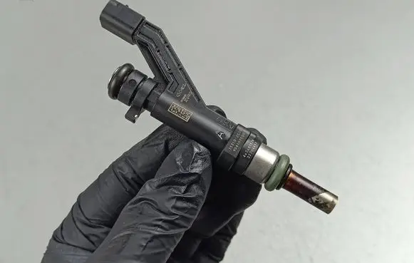 KIA Sorento IV Fuel injector 1900