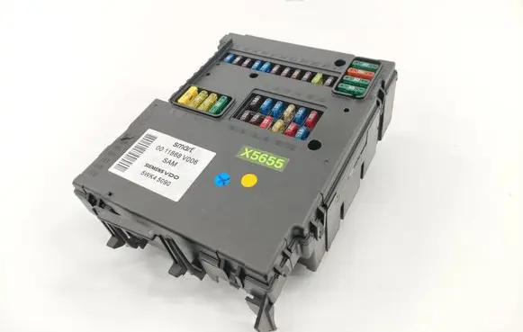 Smart ForTwo I MC01 Fuse module 0011868V006 5WK45090