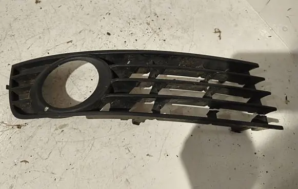 Audi A4 S4 B6 8E 8H Front bumper lower grill 8E0807682 0010111840420