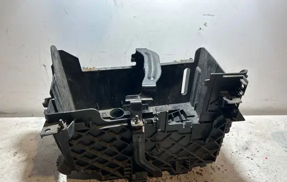 Renault Trafic III (X82) Battery box tray T06009A180