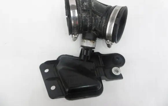 Infiniti Q70 Y51 Air intake hose/pipe