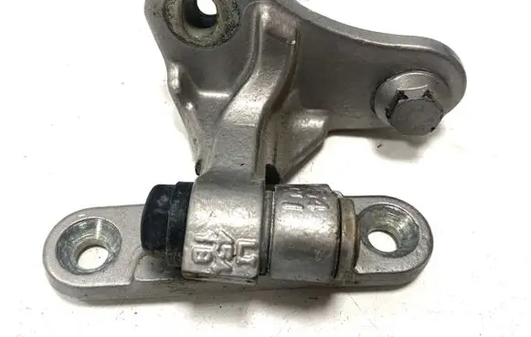 Mercedes-Benz ML W164 Rear door upper hinge 4542CLI LI4541B