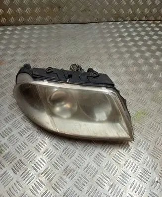 Volkswagen PASSAT B5.5 Headlight/headlamp