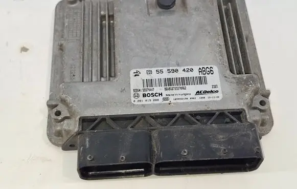 Opel Meriva B Engine control unit/module 55590420 55579447 0281019088