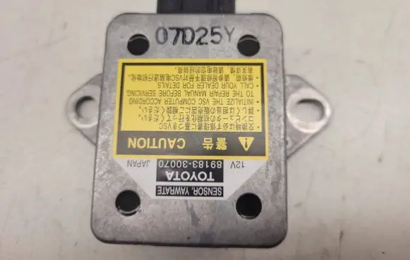 Lexus GS 300 350 430 450H ESP acceleration yaw rate sensor 8918330070