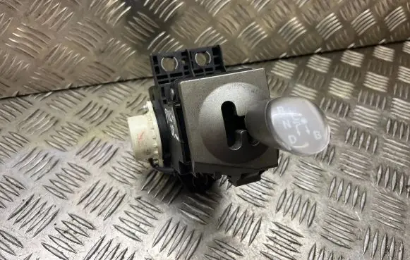 Toyota Prius (NHW20) Gear shift switch/knob 