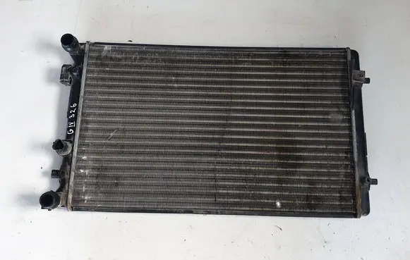 Volkswagen Golf IV Coolant radiator 652011