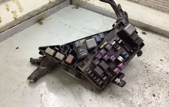 Subaru Forester SH Fuse box set MB502095B MB100200B 810841