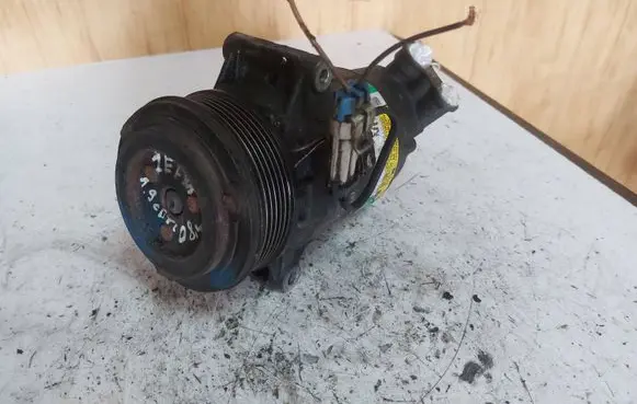 Opel Zafira A Air conditioning (A/C) compressor (pump) 4752