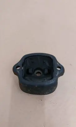 Mercedes-Benz 380 560SEC C126 Engine mount bracket 1232413013