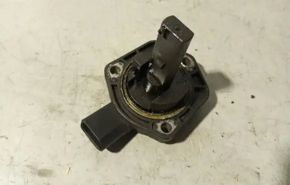 Volkswagen Golf V Oil level sensor 1J0907660B 6PR00307902