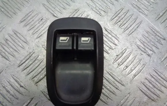 Peugeot 206 Front door window switch trim 
